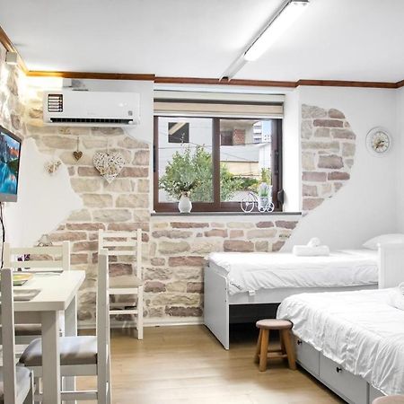 Solhouse Apartment จีโรคาสเตอร์ ภายนอก รูปภาพ