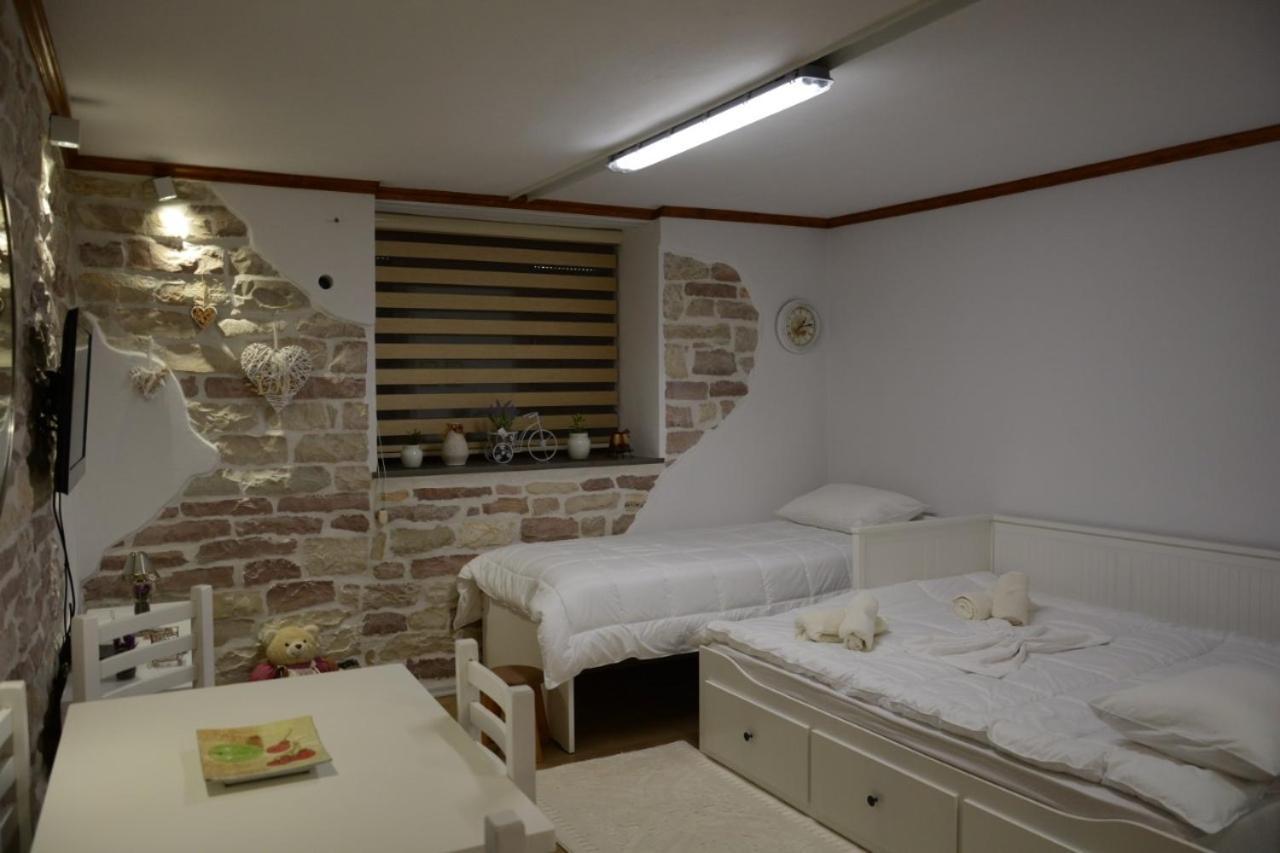 Solhouse Apartment จีโรคาสเตอร์ ภายนอก รูปภาพ